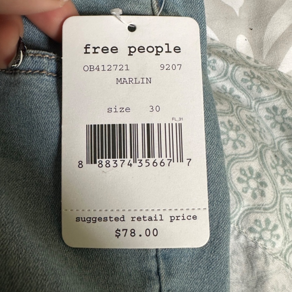 NEW Free People, Marlin Blue Stretch Mid Rise Vintage Flare Jeans 30R (run long) - Picture 2 of 4